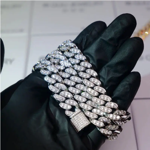 Cadena Cubana Helada sin Costura bañada en Oro Blanco